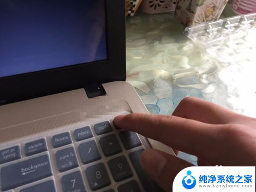 win10系统运行中关机 Win10系统电脑开机时出现正在关机怎么办