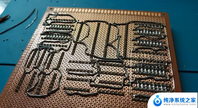 用手搓 CPU 放黑客帝国，果然高手还得看民间：如何在家DIY一台高性能电脑？