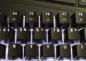 键盘的灯怎么关掉 键盘灯如何关闭